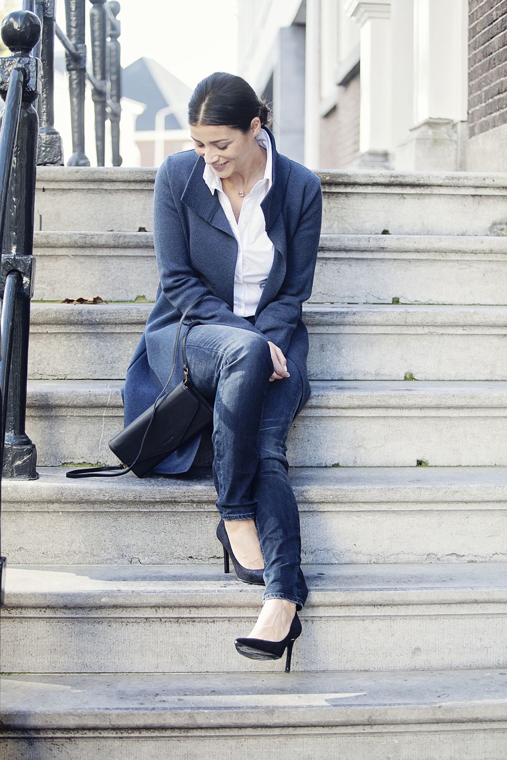 Streetstyle look navy blue white shirt fall 2014 BlogForShops