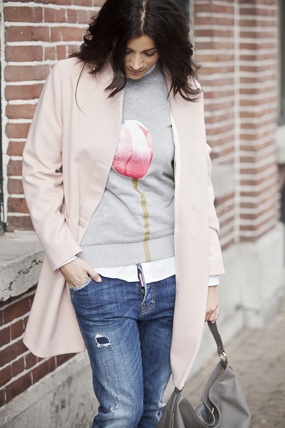 streetstyle fall 2014 soft pink coat slogan sweater dsquared