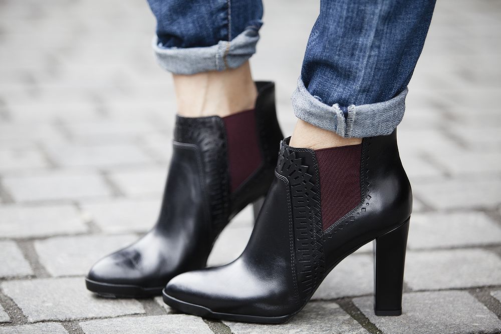 streetstyle look fall winter 2015 BlogForShops wearing R13 denim, Isabel Marant top and burgundy black leather Tod's booties