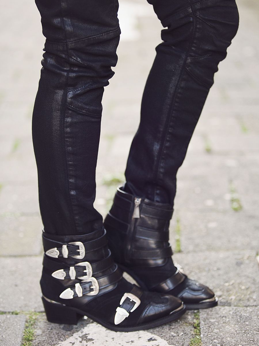 street style street fashion biker jeans pinko boots 